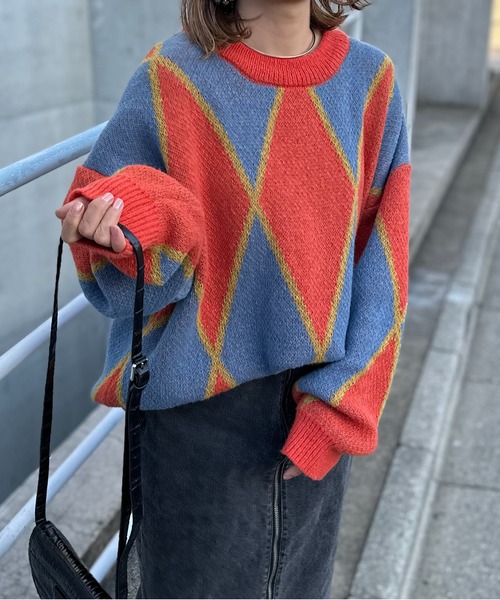 mi via loca（ミヴィアロカ）の「ダブルジャガード ダイヤ柄 ニット（ニット/セーター・レディース・パープル/オレンジ・FREE）」の19枚目の写真