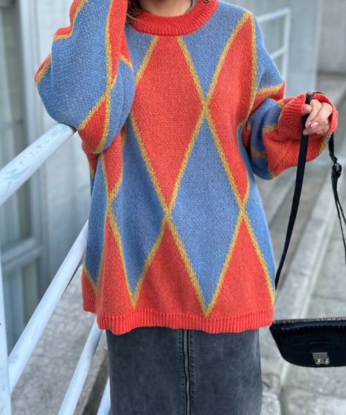 mi via loca（ミヴィアロカ）の「ダブルジャガード ダイヤ柄 ニット（ニット/セーター・レディース・パープル/オレンジ・FREE）」の20枚目の写真