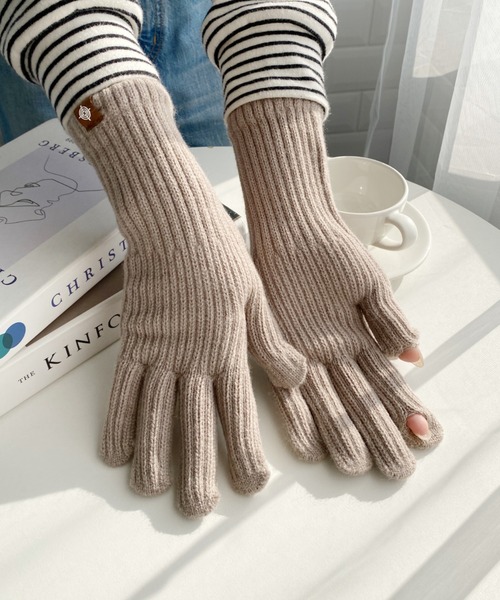 MYMOOD.（マイムード）の「【スマホ対応】リブニットホールタッチグローブ 手袋（手袋・レディース・アイボリー/ベージュ/グレー/ブラック・FREE）」の4枚目の写真