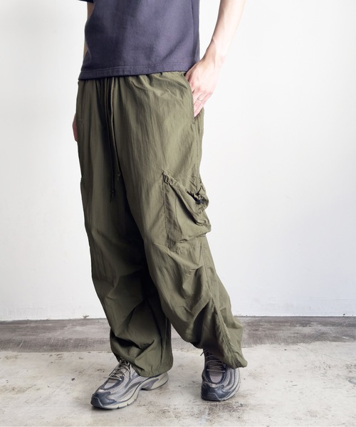 Magine（マージン）の「【SELECT】IR:ナイロンワッシャードロストカーゴパンツ（カーゴパンツ・メンズ・オフホワイト/カーキ/ブラック・L/M）」の3枚目の写真