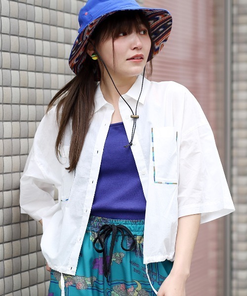 チチカカ（チチカカ）の「コットンクロップドポケ刺繍シャツ（シャツ/ブラウス・レディース・その他1/グリーン/ホワイト・FREE）」の5枚目の写真
