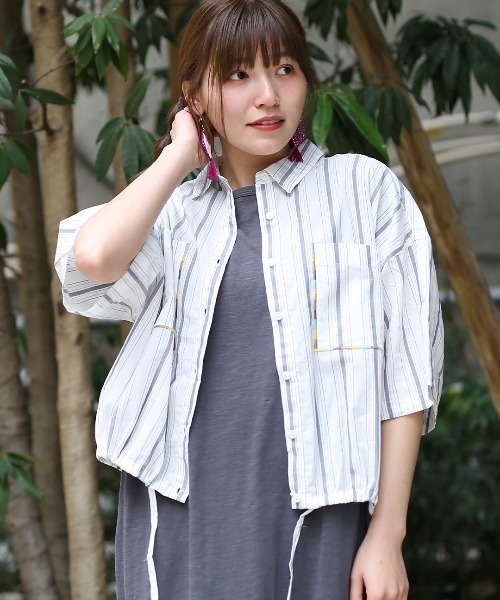 チチカカ（チチカカ）の「コットンクロップドポケ刺繍シャツ（シャツ/ブラウス・レディース・その他1/グリーン/ホワイト・FREE）」の9枚目の写真