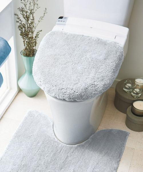 iellio（イエリオ）の「【フタカバー】ふわふわマイクロ素材のトイレマットシリーズ（バス/トイレグッズ・レディース・グレー/ホワイト/ラベンダー/ブルー/グレイッシュベージュ/チャコール・F/FREE）」の3枚目の写真