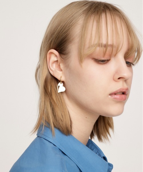 SLY（スライ）の「HEART PLATE P/EARRING ハート プレート ピアス（ピアス（両耳用）・レディース・シルバー/ゴールド・FREE）」の12枚目の写真