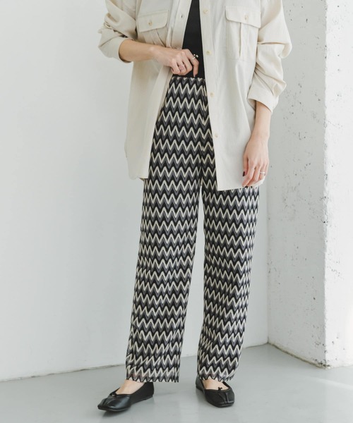 ITEMS URBANRESEARCH（アイテムズ アーバンリサーチ）の「カラーレースイージーパンツ（その他パンツ・レディース・ブルー/ブラック/ベージュ/グレー・FREE）」の2枚目の写真