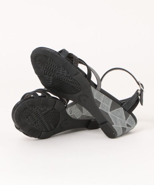 Padourouge（パドリュージュ）の「【Padourouge】 アンクルストラップパンプス（サンダル・レディース・グリーン/ベージュ/ブラック・S/M/L/LL）」の5枚目の写真