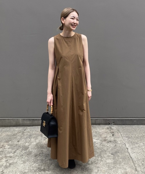 美品☆Audrey and John Wad ノースリーブワンピース セール】タックデザインノースリーブワンピース -手洗い可
