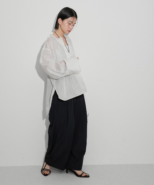 ADAM ET ROPE'（アダムエロペ）の「バックオープンシアーシャツ（シャツ/ブラウス・レディース・ホワイト系その他5/キナリ/ピンク・FREE）」の8枚目の写真