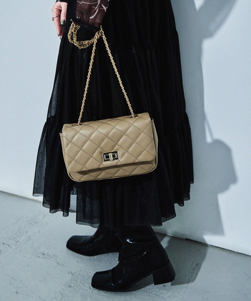 Fashion Letter(ファッションレター)の「チェーンショルダー キルティング ミニバッグ(ショルダーバッグ・レディース・ホワイト/ベージュ/ブラック・FREE)」の11枚目の写真