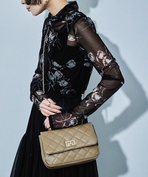 Fashion Letter(ファッションレター)の「チェーンショルダー キルティング ミニバッグ(ショルダーバッグ・レディース・ホワイト/ベージュ/ブラック・FREE)」の6枚目の写真