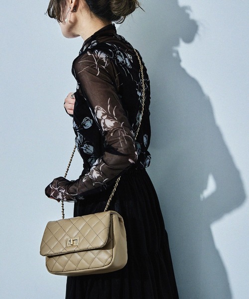 Fashion Letter(ファッションレター)の「チェーンショルダー キルティング ミニバッグ(ショルダーバッグ・レディース・ホワイト/ベージュ/ブラック・FREE)」の5枚目の写真