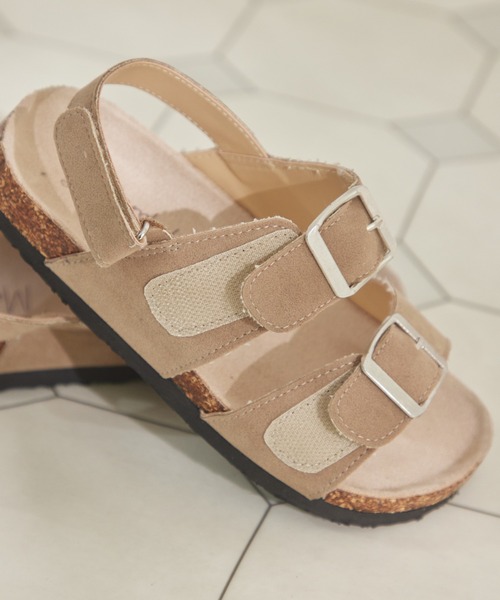 pairmanon（ペアマノン）の「スエードタッチ ベルト コンフォートサンダル（サンダル・キッズ・ベージュ系その他・19/18/20/22/21/15 /16/17）」の2枚目の写真