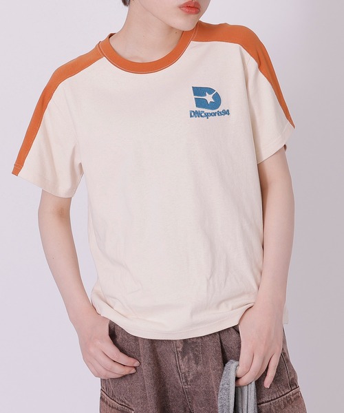 DOUBLE NAME（ダブルネーム）の「ＤＮＣ　ＲＥＴＯＲＯ　ＳＰＯＲＴＳ配色ラインＴＥＥ（Tシャツ/カットソー・レディース・グリーン/オフホワイト/ブラック・FREE）」の4枚目の写真