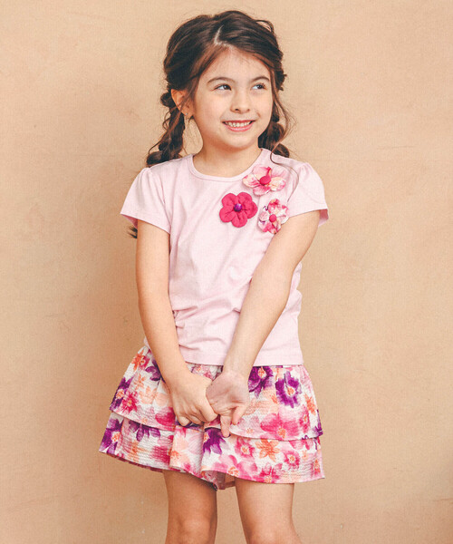 BeBe（ベベ）の「【お揃い】立体フラワーモチーフ半袖Tシャツ(90~150cm)（Tシャツ/カットソー・キッズ・ピンク/ネイビー・130cm/140cm/150cm/120cm/110cm/100cm/90cm）」の4枚目の写真