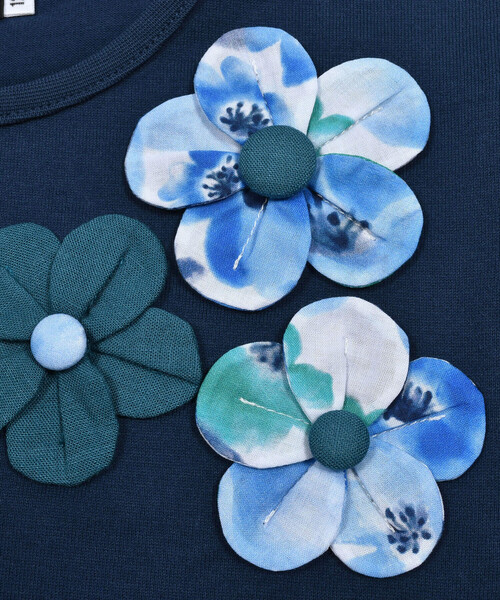 BeBe（ベベ）の「【お揃い】立体フラワーモチーフ半袖Tシャツ(90~150cm)（Tシャツ/カットソー・キッズ・ピンク/ネイビー・130cm/140cm/150cm/120cm/110cm/100cm/90cm）」の15枚目の写真