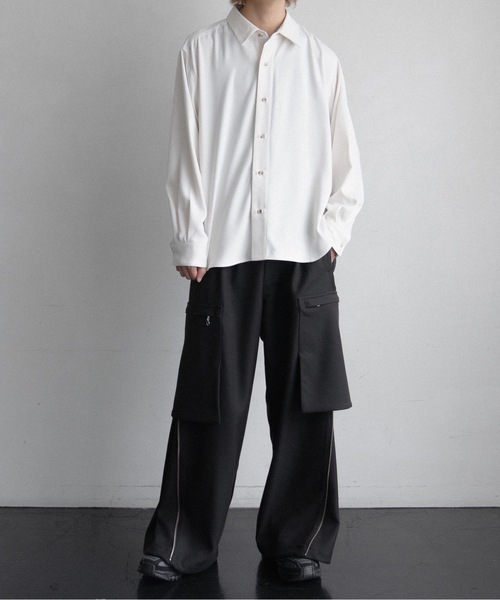 CASPER JOHN（キャスパージョン）の「Various loose shirts -high drape-/バリアスルーズシャツ -ハイドレープ-（シャツ/ブラウス・メンズ・ブラック系その他/グレー/アイボリー/グレイッシュベージュ/ブラウン系その他/ブラック系その他2/ブラック/ホワイト×ブラック/テラコッタ/ブラウン・LARGE/MEDIUM/SMALL/X-SMALL）」の16枚目の写真