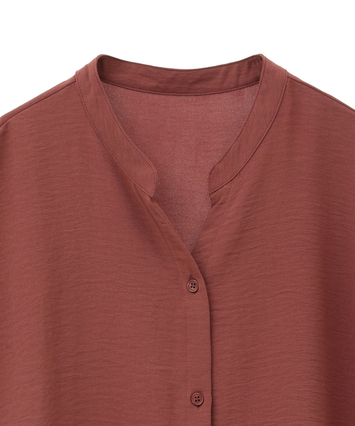 SOFFITTO（ソフィット）の「らくちんケア＆ICEclothバンドカラースレンチスリーブシャツ(取り扱い店舗限定)（シャツ/ブラウス・レディース・ネイビー/オフホワイト/マスタード/テラコッタ・FREE）」の6枚目の写真