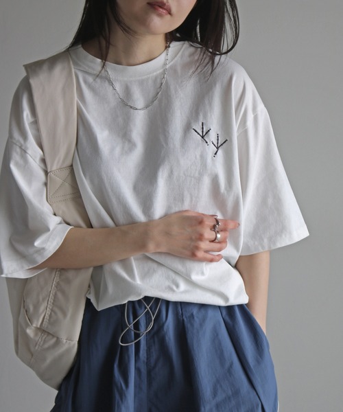 COURO(コウロ)の「アニマルワンポイント刺繍バックプリントTシャツ(Tシャツ/カットソー・レディース・ホワイト系7/ホワイト系8/ホワイト/ホワイト系4/ホワイト系6/ホワイト系3/ホワイト系5/ホワイト系/ホワイト系1/ホワイト系2・M/L/XL)」の15枚目の写真