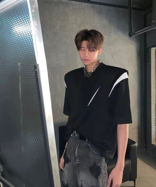 MGV（エムジーヴィー）の「Street Cutting T-shirt（Tシャツ/カットソー・メンズ・ブラック/ホワイト・MEDIUM/LARGE/X-LARGE）」の5枚目の写真