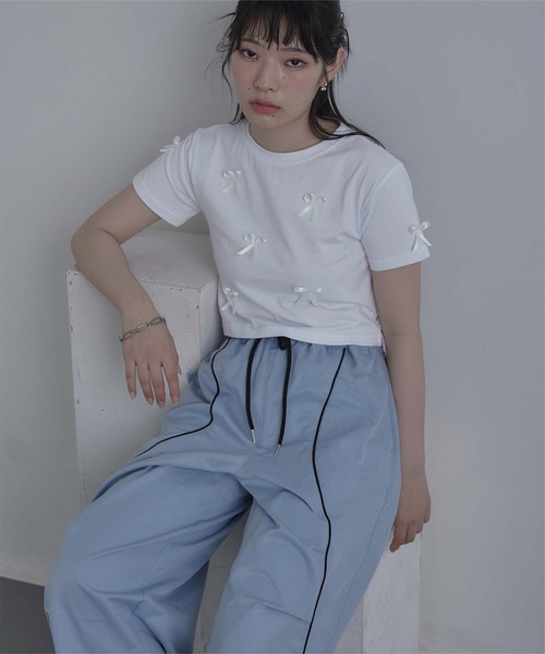 miette(ミエット)の「リボンクロップドTシャツ(Tシャツ/カットソー・レディース・オフホワイト/ブラック・FREE)」の3枚目の写真