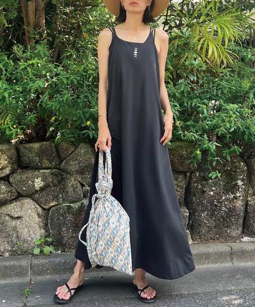 sandlessmoon（サンドレスムーン）の「＜水陸両用＞moonワンピース