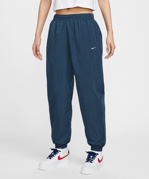 NIKE（ナイキ）の「ナイキ スポーツウェア エッセンシャル ウィメンズ