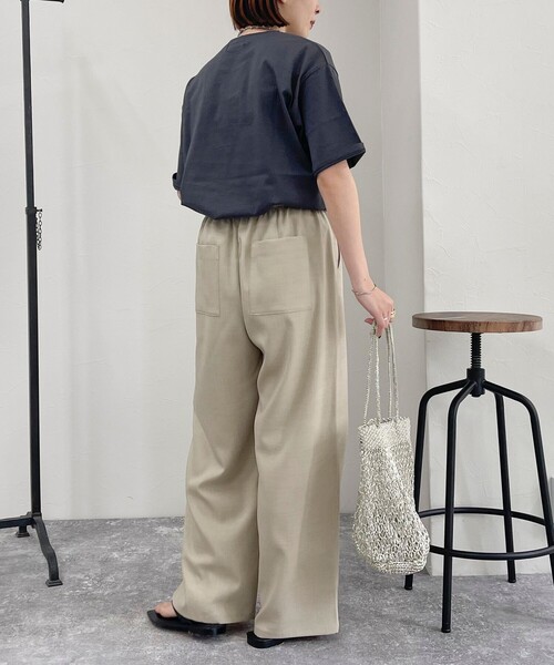 fredy emue(フレディエミュ)の「ドライポリストレートイージーパンツ(その他パンツ・レディース・ブラック/ベージュ/サックスブルー・38/36/39)」の18枚目の写真