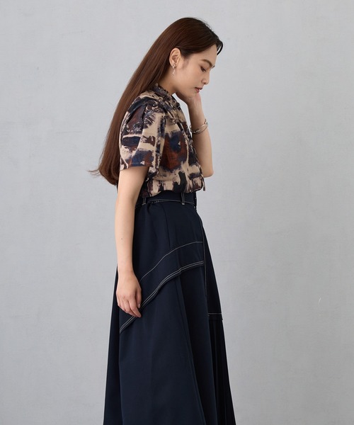 セール】衿ベルト 水彩柄ブラウス（シャツ/ブラウス）｜NICOLE CLUB