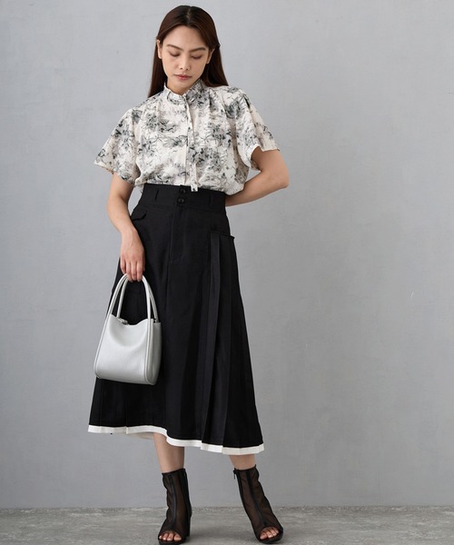 NICOLE CLUB（ニコル　クラブ）の「衿ベルト 水彩柄ブラウス（シャツ/ブラウス・レディース・ネイビー/グレー/ベージュ・MEDIUM）」の15枚目の写真