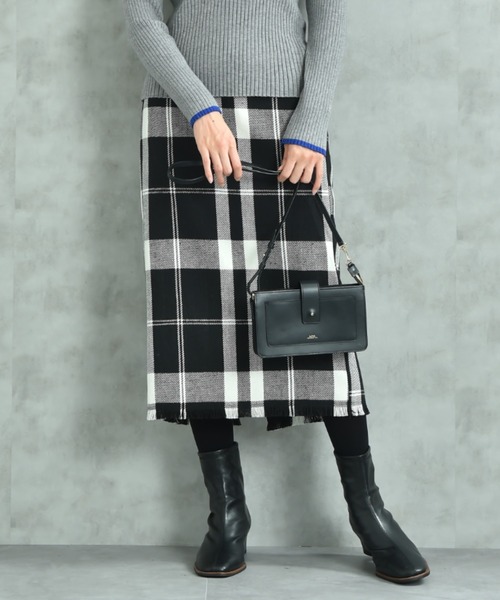 INTERPLANET（インタープラネット）の「ＢＩＧチェックツイードタイトスカート（スカート・レディース・イエロー/ブラック・FREE）」の2枚目の写真