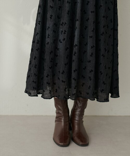 natural couture(ナチュラルクチュール)の「リボンフロッキープチハイワンピース(ワンピース・レディース・アイボリー/ブラック・MEDIUM/LARGE)」の4枚目の写真