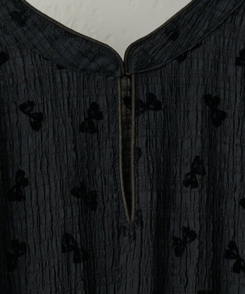 natural couture(ナチュラルクチュール)の「リボンフロッキープチハイワンピース(ワンピース・レディース・アイボリー/ブラック・MEDIUM/LARGE)」の3枚目の写真