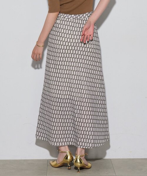 GALLEST（ギャレスト）の「◆ヴィンテージ柄フレアスカート（スカート・レディース・ブラック系4/アイボリー系4・36/38/40）」の4枚目の写真