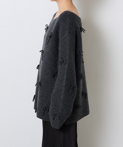 COLLAGE GALLARDAGALANTE（コラージュガリャルダガランテ）の「リボンオーバーニット（ニット/セーター・レディース・チャコールグレー/モカ・FREE）」の22枚目の写真