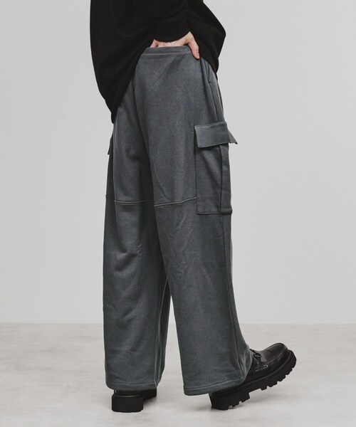 tk.TAKEO KIKUCHI（ティーケータケオキクチ）の「◆【セットアップ対応】Aラインスウェットカーゴパンツ（カーゴパンツ・メンズ・チャコールグレー/ブラック/ブラウン系その他・02/03）」の13枚目の写真