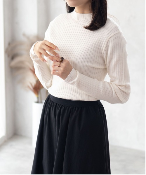 HusHusH（ハッシュアッシュ）の「HusHusH リブ ハイネックニット（ニット/セーター・レディース・プラム/オフホワイト/グレー/ブラック・M/L）」の2枚目の写真