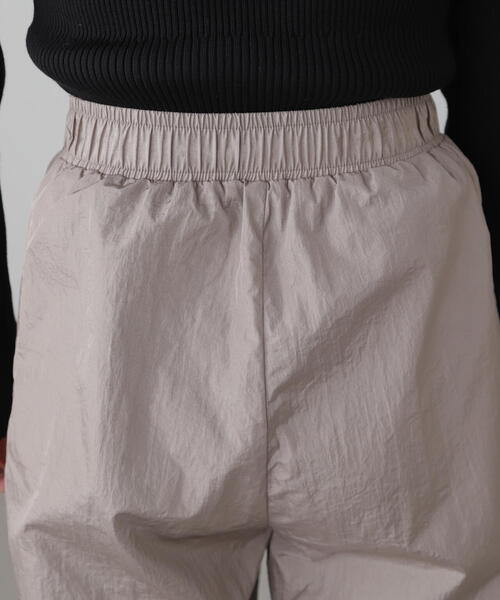 FREE'S MART（フリーズマート）の「◆ジップポケットパラシュートパンツ（その他パンツ・レディース・ブラック/グレー・LARGE/MEDIUM）」の3枚目の写真