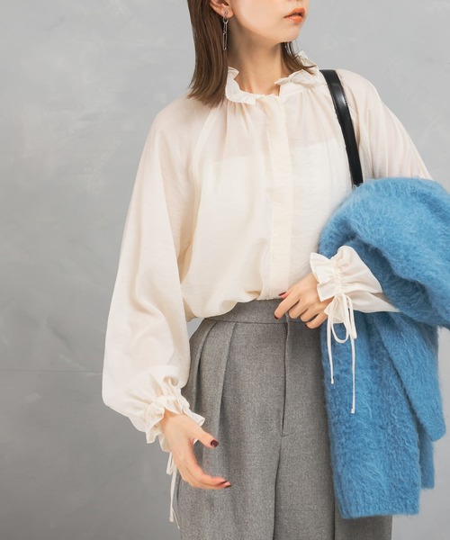 URBAN RESEARCH ROSSO WOMEN(アーバンリサーチ ロッソ)の「セミシアーフリルディテールブラウス(シャツ/ブラウス・レディース・オレンジ/ブラック/アイボリー・FREE)」の4枚目の写真