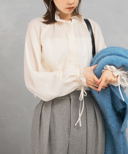 URBAN RESEARCH ROSSO WOMEN(アーバンリサーチ ロッソ)の「セミシアーフリルディテールブラウス(シャツ/ブラウス・レディース・オレンジ/ブラック/アイボリー・FREE)」の5枚目の写真