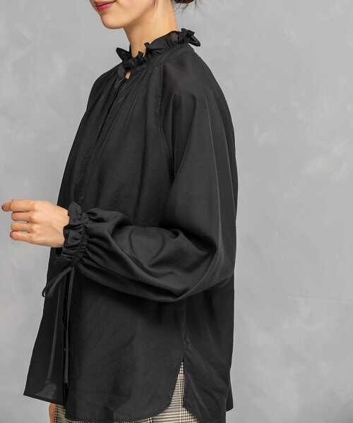 URBAN RESEARCH ROSSO WOMEN(アーバンリサーチ ロッソ)の「セミシアーフリルディテールブラウス(シャツ/ブラウス・レディース・オレンジ/ブラック/アイボリー・FREE)」の16枚目の写真