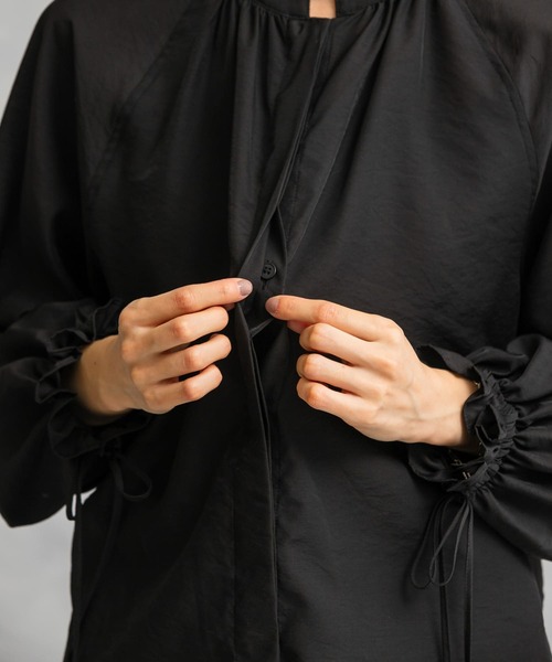 URBAN RESEARCH ROSSO WOMEN(アーバンリサーチ ロッソ)の「セミシアーフリルディテールブラウス(シャツ/ブラウス・レディース・オレンジ/ブラック/アイボリー・FREE)」の19枚目の写真