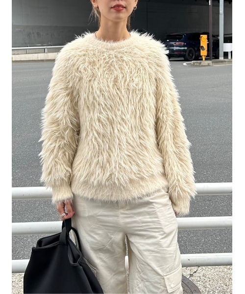 BLACK BY MOUSSY（ブラックバイマウジー）の「shaggy knit tops(シャギーニットトップス)（ニット/セーター・レディース・ライトカーキ/ライトブルー/オフホワイト・FREE）」の2枚目の写真