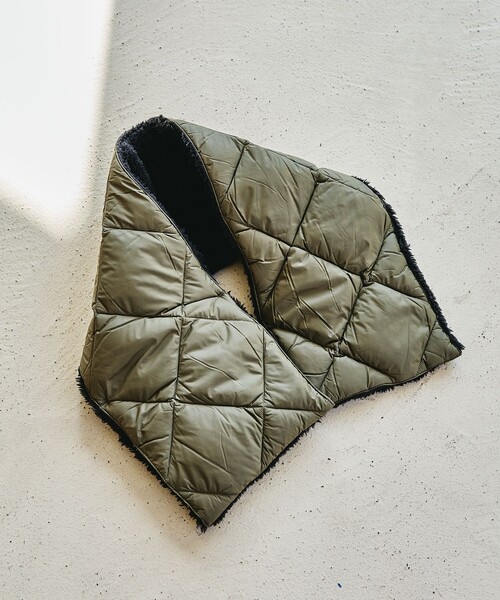 green label relaxing（グリーンレーベルリラクシング）の「＜TAION＞ダウン スカーフ（マフラー・メンズ・ダークブラウン/グレー/ブラック/オリーブ・FREE）」の4枚目の写真