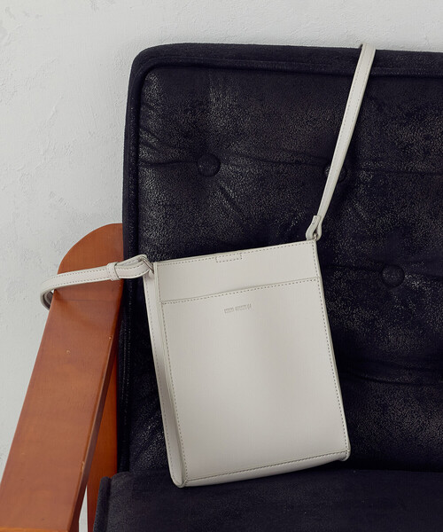 MONO COMME CA(モノコムサ)の「コンパクトスクエアショルダー(ショルダーバッグ・レディース・ホワイト/グレー/ブラック・FREE)」の10枚目の写真