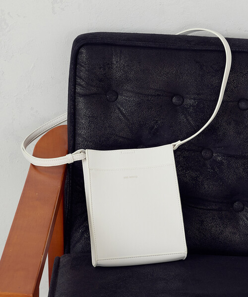 MONO COMME CA(モノコムサ)の「コンパクトスクエアショルダー(ショルダーバッグ・レディース・ホワイト/グレー/ブラック・FREE)」の11枚目の写真