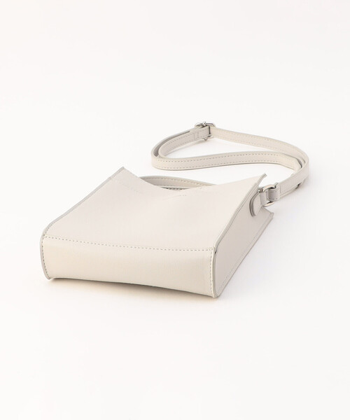 MONO COMME CA(モノコムサ)の「コンパクトスクエアショルダー(ショルダーバッグ・レディース・ホワイト/グレー/ブラック・FREE)」の17枚目の写真