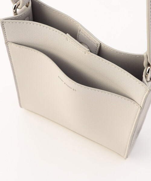 MONO COMME CA(モノコムサ)の「コンパクトスクエアショルダー(ショルダーバッグ・レディース・ホワイト/グレー/ブラック・FREE)」の21枚目の写真