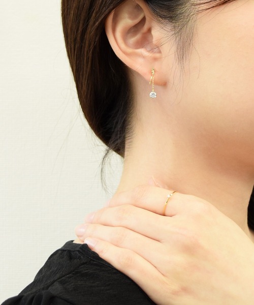 CALIN STANDARD(カリンスタンダード)の「◆金属アレルギー対応◆◆made in japan◆【痛くない】【落ちにくい】【ストレスフリーな着け心地】ショートチェーン キュービックジルコニア ループフィットイヤリング(イヤリング・レディース・ゴールド/シルバー・FREE)」の7枚目の写真