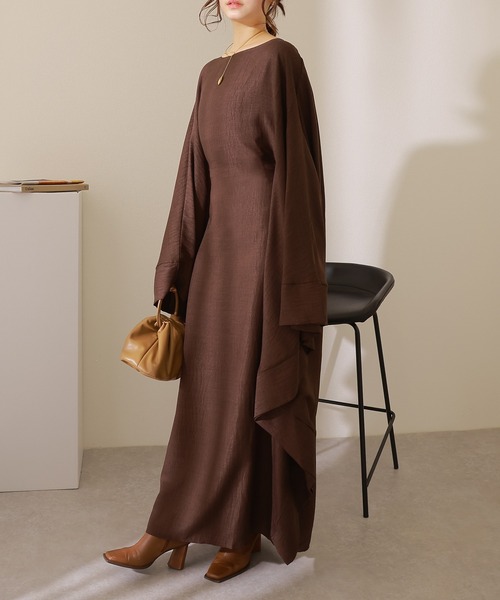 LAULEN(ローレン)の「dolman sleeve long dress /ドルマンスリーブ ロングワンピース (ワンピース・レディース・ブラウン/ベージュ/ブラック・FREE)」の9枚目の写真