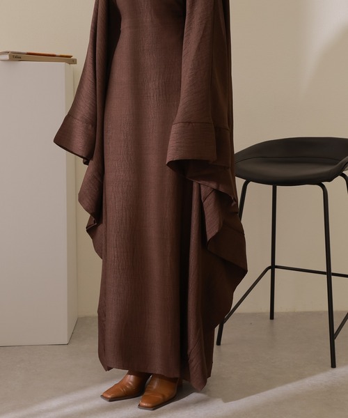LAULEN(ローレン)の「dolman sleeve long dress /ドルマンスリーブ ロングワンピース (ワンピース・レディース・ブラウン/ベージュ/ブラック・FREE)」の5枚目の写真